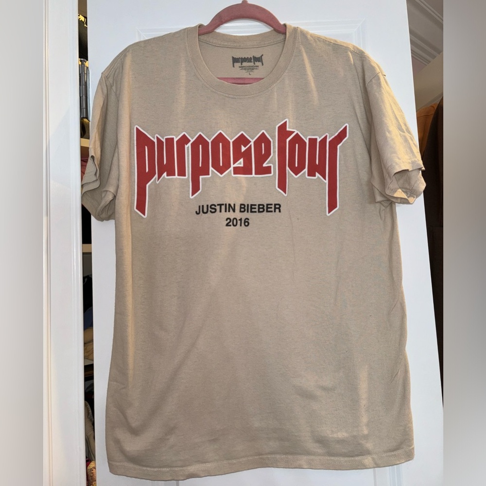 Justin Bieber “purpose tour” t shirt with word size large